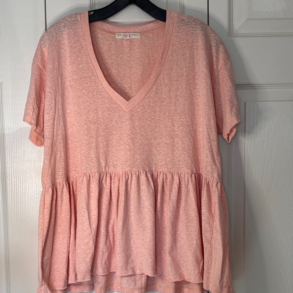 Urban Outfitters / Free People Truly Madly Deeply Coral V-Neck Peplum Tee Size S